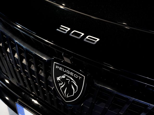 Image for 2026 Peugeot 308 Allure Hybrid 145BHP STD 4