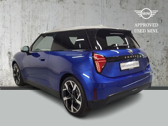 Image for 2024 Mini Cooper Cooper SE Classic