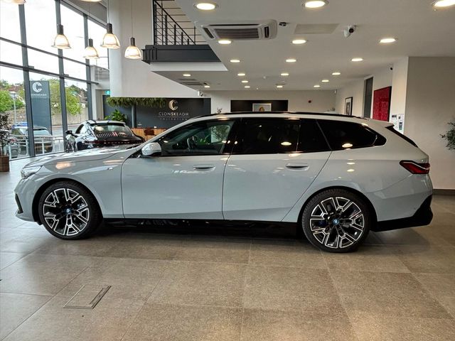 Image for 2025 BMW i5 TOURING EDRIVE40 M SPORT **PAN ROOF & TECH PACK**