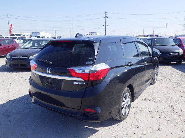 Image for 2015 Honda Shuttle 1.5 Petrol Hybrid Auto