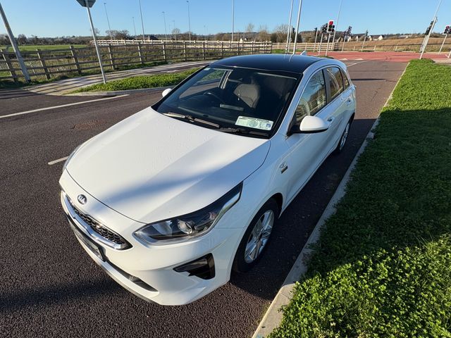 Image for 2021 Kia Ceed 1.6D Alloys Air Con Bluetooth, **warranty till 2028** Air Conditioning, Touch Screen Infotainment System, Rear Parking Sensors, Reversing Camera