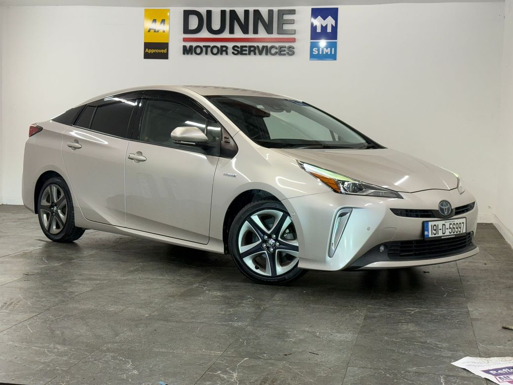 Image for 2019 Toyota Prius **LUXURY**FULL 2 TONE LEATHER**ELECTRIC SEATS**HEATED SEATS**HEAD UP DISPLAY**KEYLESS ENTRY AND START**LANE DEPARTURE WARNING**BLIND SPOT WARNING**COLLISION WARNING**AUTO LIGHTS**AUTO WIPERS**