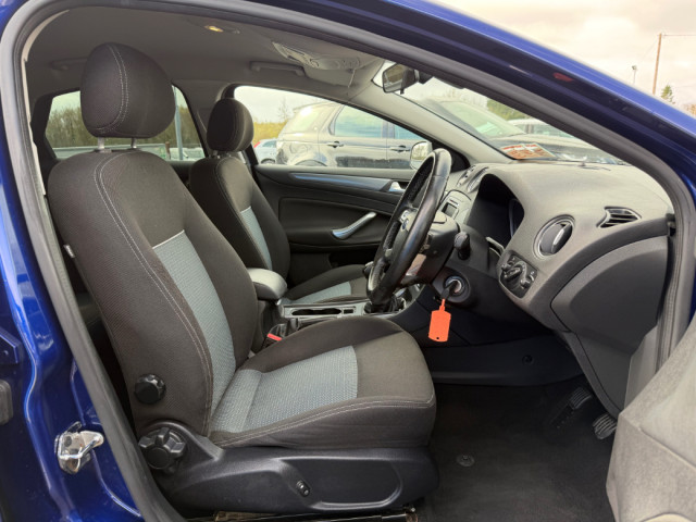 Image for 2015 Ford Mondeo 2.0 TDCI Zetec ECO BUS EDN 140PS * BLUETOOTH / SAT-NAV* 