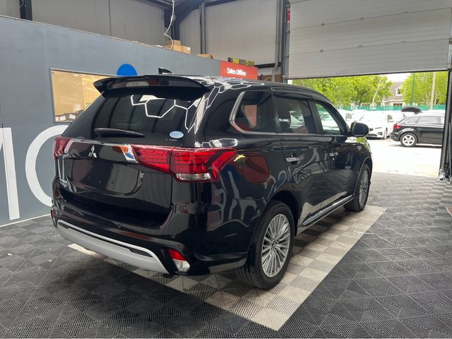 Image for 2019 Mitsubishi Outlander €18950 2019 MITSUBISHI OUTLANDER G PLUS 2.4 AUTOMATIC / CRUISE CONTROL / 360° CAMERA / ELECTRIC MEMORY & HEATED SEATS / PADDLE SHIFTERS / HEATED STEERING WHEEL AND MORE