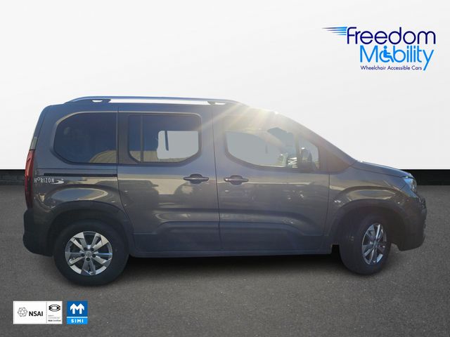 Image for 2020 Peugeot Rifter Wheelchair Access Lowered floor