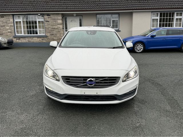 Image for 2018 Volvo V60 2.0 D4 SE LUXURY PLUS DIESEL AUTOMATIC // MASSIVE SPEC // FULL HEATED LEATHER // REVERSING CAMERA // CRUISE CONTROL // LANE ASSIST // COLLISION WARNING SYSTEM // UPGRADED SPORT ALLOYS