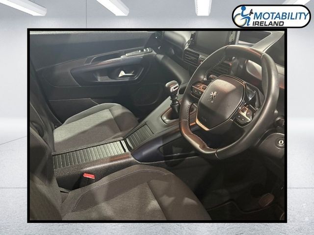 Image for 2020 Peugeot Rifter Wheelchair Accessible