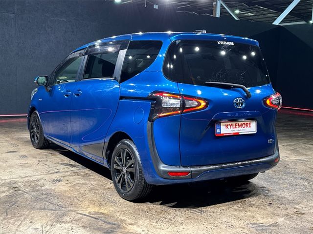 Image for 2017 Toyota Sienta 1.8 HYBRID G EDITION - 7 SEATER - HEATED SEATS - 15'' FACTORY ALLOYS - DUAL AUTO SLIDING DOORS - PUSH BUTTON START/STOP - REAR CAMERA