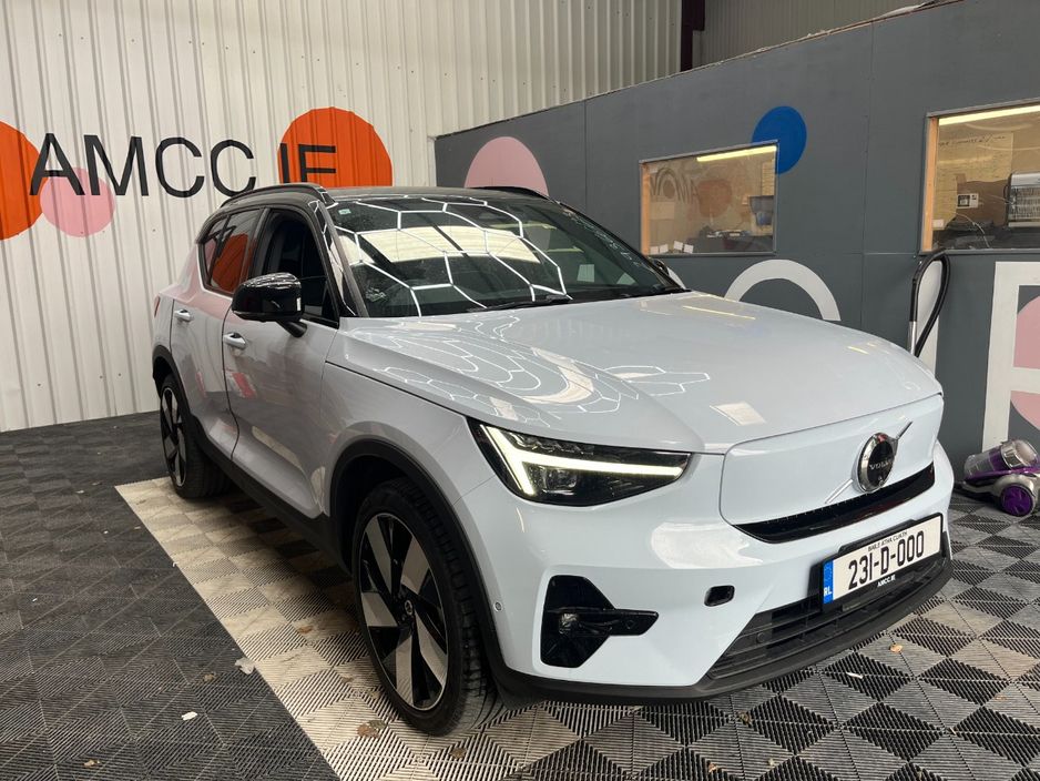 Image for 2023 Volvo XC40 2023 VOLVO XC40 SINGLE MOTOR AUTOMATIC / CRUISE CONTROL / PARKING CAMERA / ELECTRIC MEMORY & HEATED SEATS / PANORAMIC SUNROOF AND MORE