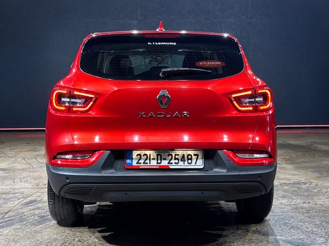 Image for 2022 Renault Kadjar EQUILIBRE TCE 140 - 17'' ALLOY WHEELS - PARKING SENSORS - PRIVACY GLASS - REVERSE CAMERA/360 PARKING RADAR