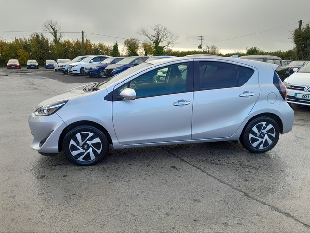 Image for 2020 Toyota Aqua STYLE BLACK