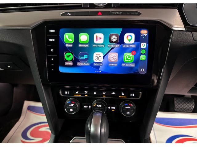 Image for 2018 Volkswagen Passat Elegance 2.0L TDi Auto DSG Estate 150BHP