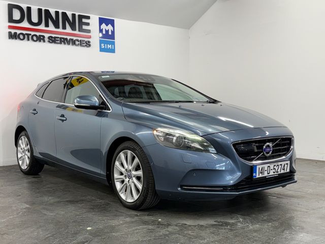Image for 2014 Volvo V40 **2 KEYS **LANE ASSIST **CRUISE CONTROL **BLIND SPOT SENSORS **PARK ASSIST **HEATED ELECTRIC MEMORY SEATS **MULTI FUNCTION STEERING WHEEL **DIGITAL CLUUSTER DISPLAY 17" BRUSHED SILVER WHEELS **CRASH