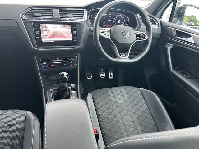 Image for 2023 Volkswagen Tiguan 2.0 TDI 150HP R-Line Top Spec Pure White