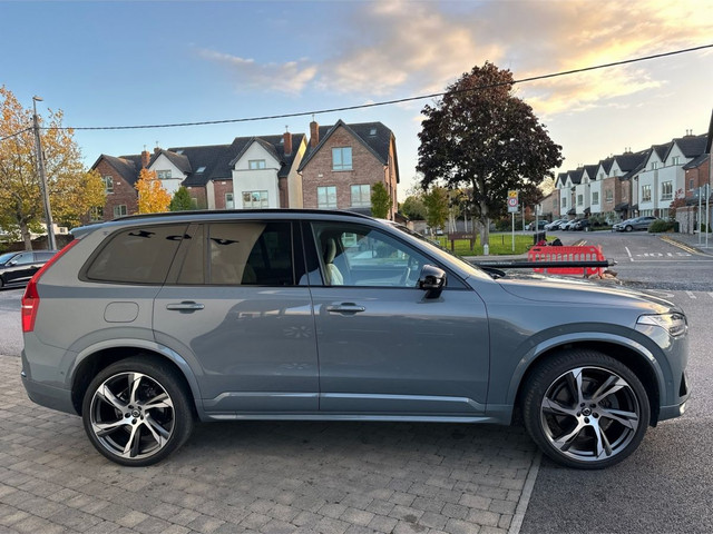 Image for 2021 Volvo XC90 T8 390hp R-Design Pro *Pan Roof*