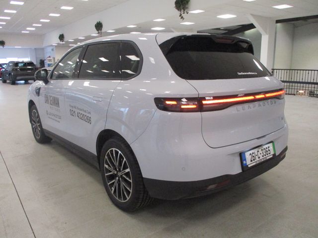 Image for 2026 Leapmotor B10 Design BEV 67 1KWH 434KM 5