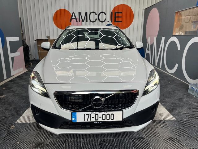 Image for 2017 Volvo V40 Cross Country 2017 VOLVO V40 CROSS COUNTRY D4 MOMENTUM 2.0 AUTOMATIC / CRUISE CONTROL / PARKING CAMERA / ELECTRIC MEMORY & HEATED SEATS / PADDLE SHIFTERS AND MORE
