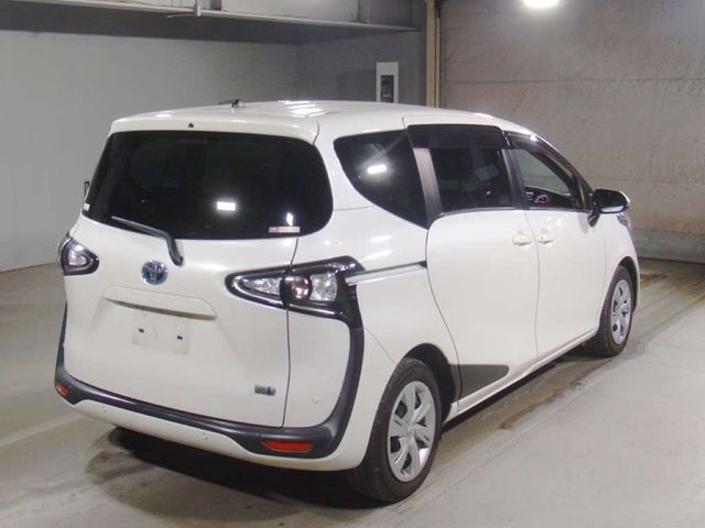 Image for 2021 Toyota Sienta 1.5 HYBRID 7 SEATER - PUSH BUTTON START/STOP - CRUISE CONTROL - REAR CAMERA