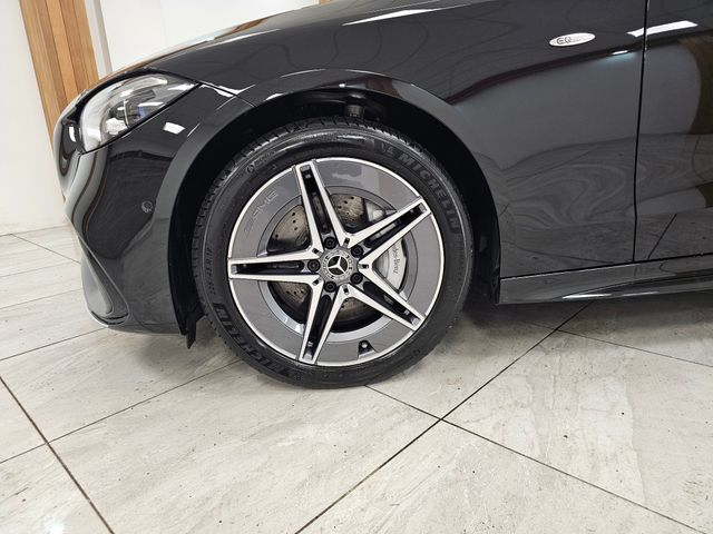 Image for 2025 Mercedes-Benz C Class PREMIUM // BLACK WITH IVORY