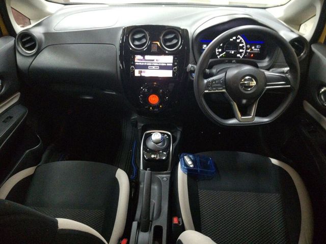 Image for 2018 Nissan Note 2018 note Epower X Bright Yellow, catching colour . 