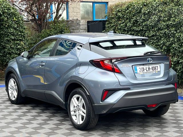 Image for 2020 Toyota C-HR LUNA 1.8 HYBRID // REVERSE CAMERA // DUAL ZONE CLIMATE CONTROL // SERVICE HISTORY