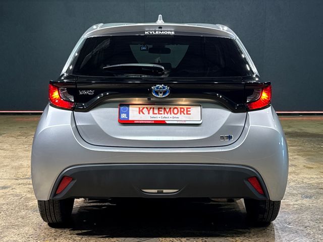 Image for 2023 Toyota Yaris HYBRID 1.5 AUTOMATIC - CRUISE CONTROL - REAR CAMERA - A/C HEATING CONTROLS