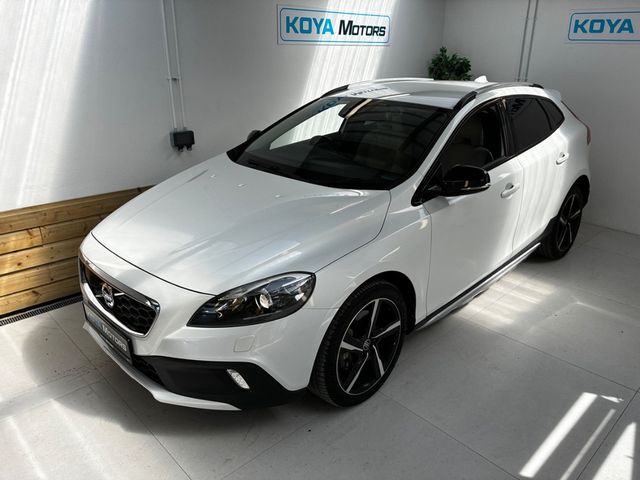 Image for 2016 Volvo V40 2.0 D4 CROSS COUNTRY SE LUXURY DIESEL 190 BHP AUTOMATIC // PEARL WHITE METALLIC // FULL ELECTRIC SEATS // REVERSING CAMERA // CRUISE CONTROL // LANE ASSIST // TOP SPEC // AA APPROVED 2026