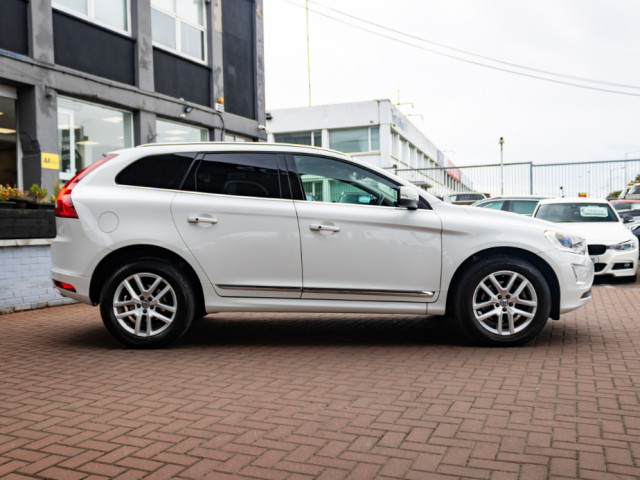 Image for 2017 Volvo XC60 2.0D4 SE LUXURY DELUXE 5DR ESTATE AUTOMATIC PANROOF // MINT CONDITION WITH ONLY 108, 000 KMS // BUY WITH CONFIDENCE AA AND SIMI APPROVED DEALER 2025 // FINANCE ARRANGED // ALL TRADE INS WELCOME // 