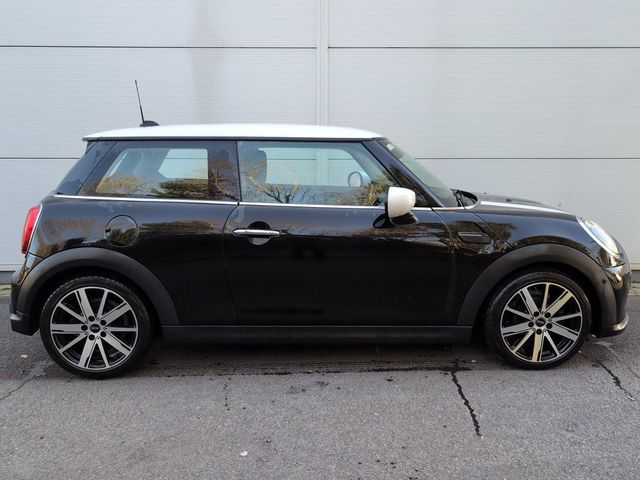 Image for 2022 Mini Cooper Cooper Classic 2 6sp 3dr