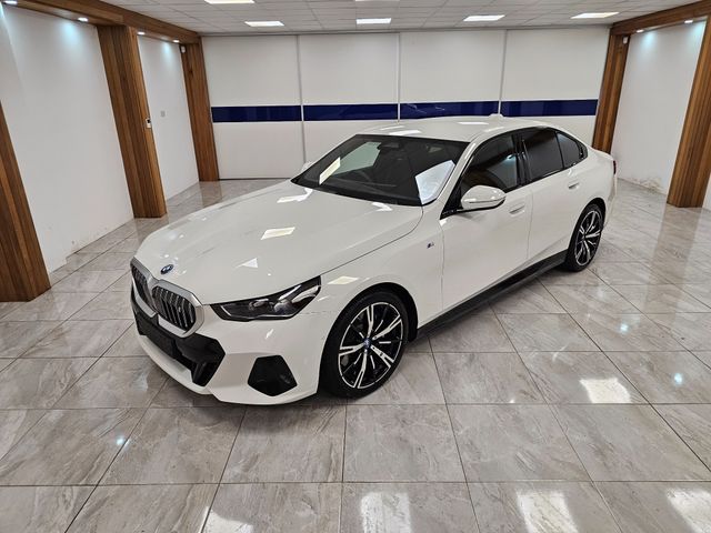 Image for 2025 BMW i5 M SPORT 