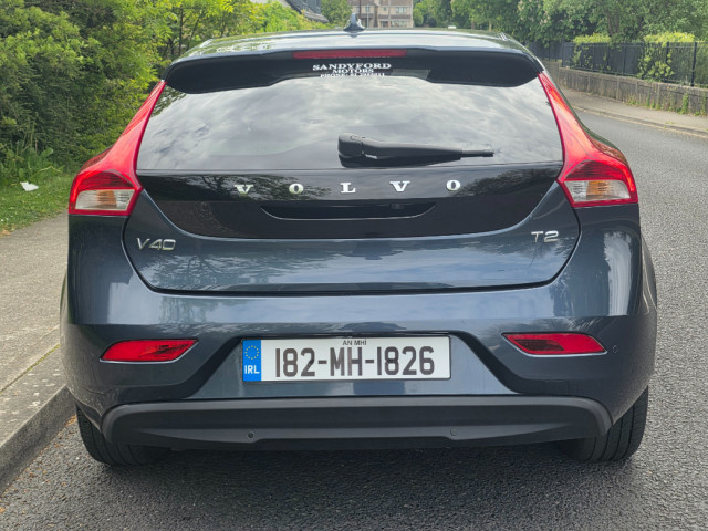 Image for 2018 Volvo V40 2.0 T2 Momentum NAV+ 122BHP 5DR