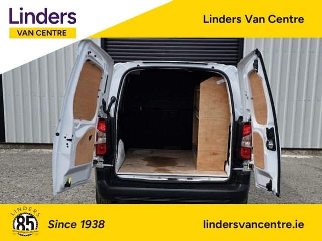 Image for 2023 Opel Combo 3 SEATS LOW KMS