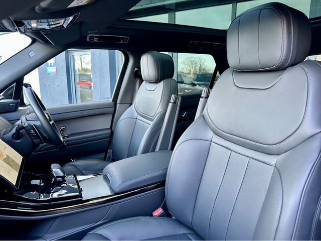 Image for 2025 Land Rover Range Rover Sport ED PHEV EDITION