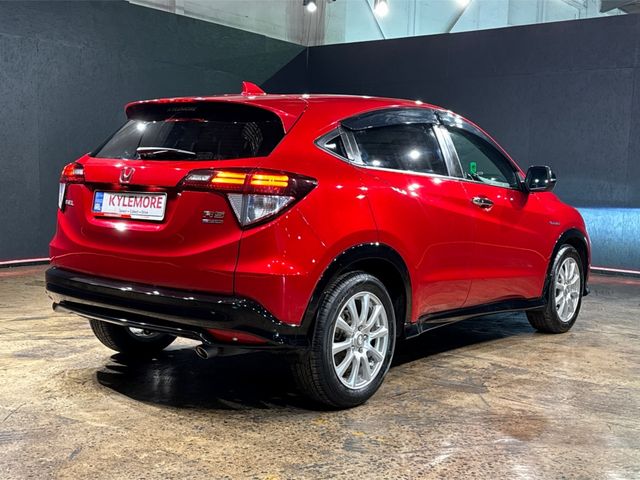 Image for 2017 Honda Vezel ES EDITION - BLACK HALF LEATHER TRIM - PADDLE SHIFT - CRUISE CONTROL - REVERSE CAMERA - HEATED SEATS