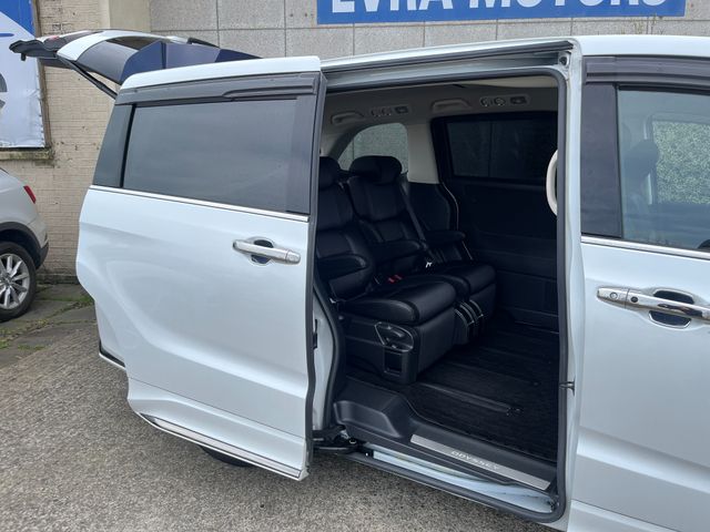 Image for 2021 Honda Odyssey ABSOLUTE 7 SEATER AUTOMATIC HYBRID 2.0 PETROL //FACELIFT MODEL//HALF LEATHER HEATED ELECTRIC SEATS//REVERSE CAMERA//POWER SLIDING REAR DOORS//KEYLESS ENTRY//