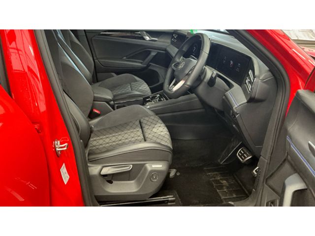 Image for 2025 Volkswagen Tiguan 1.5TSi PHEV R-LINE 204BHP DSG AUTOMATIC **ONE OWNER / APPLE CARPLAY / ADAPTIVE CRUISE CONTROL / BLIND SPOT ASSIST / HEATED & MASSAGE FRONT SEATS / HEATED STEERING WHEEL / WIRELESS PHONE CHARGING**