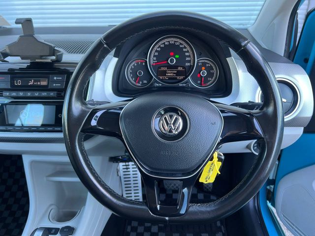 Image for 2017 Volkswagen up! 1.0 TSI // HEATED SEATS // PARKING SENSORS // DIGITAL CLIMATE CONTROL