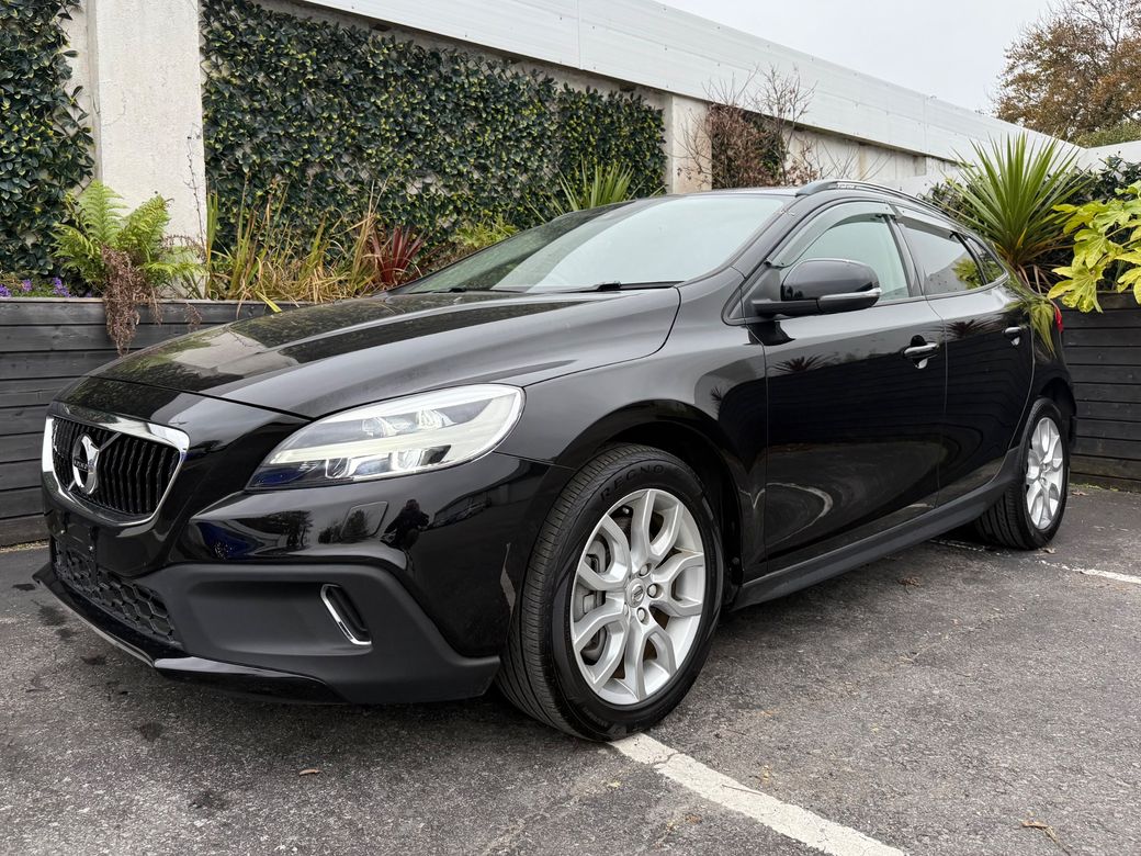 Image for 2019 Volvo V40 2.0 D4 AUTO / CROSS COUNTRY / MOMENTUM SPEC / LOW MILEAGE / TAX €190 