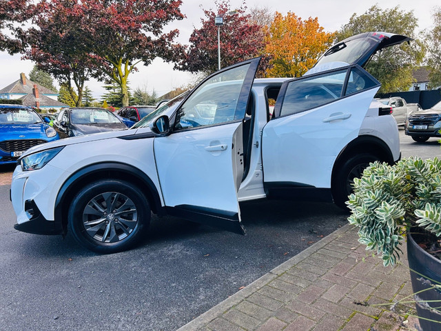 Image for 2018 Peugeot 5008 ALLURE 1.5 Rare MultiMac 8-Seat Edition !! Nct 08-28 & tax 07-'27 | Top Trade-ins | Fully Serviced + Assured Dealer Warranty |