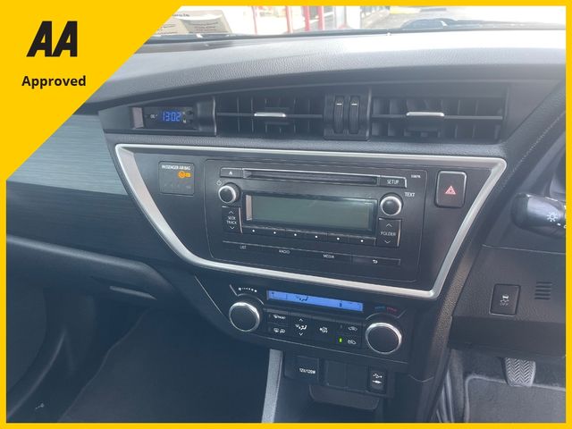 Image for 2015 Toyota Auris 1.4 D-4D TERRA FREE DELIVERY