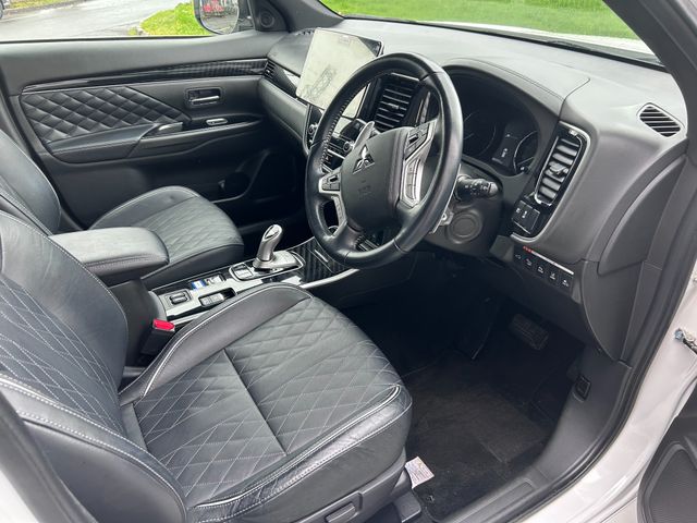 Image for 2020 Mitsubishi Outlander S Edition Highest Specification