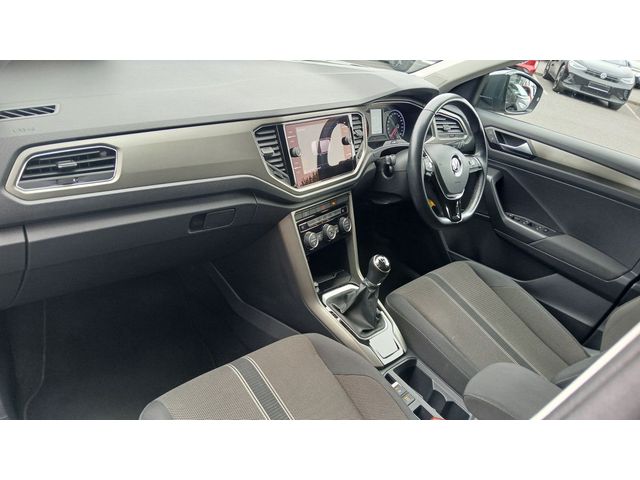Image for 2020 Volkswagen T-Roc Design 1.5 TSI 150 Bhp **REAR VIEW CAMERA, APP CONECT, CALL US TODAY**