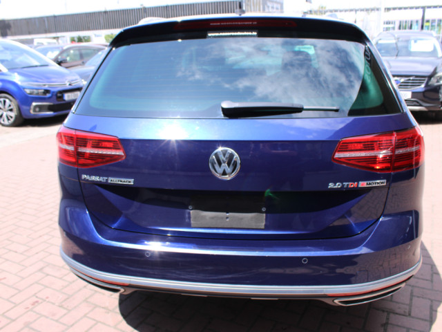 Image for 2019 Volkswagen Passat 2.0TDI 4MOTION(4WD) ELEGANCE LINE 5DR EST AUTO // MEGA SPEC IN AS NEW CONDITION WITH ONLY 117000KM // FULL HEATED LEATHER // BUY WITH CONFIDENCE AA AND SIMI APPROVED DEALER 2025 // FINANCE ARRANGED /