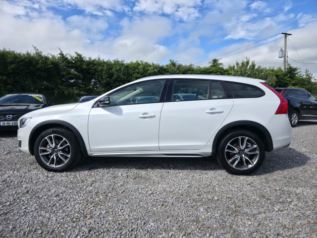 Image for 2018 Volvo V60 Cross Country 