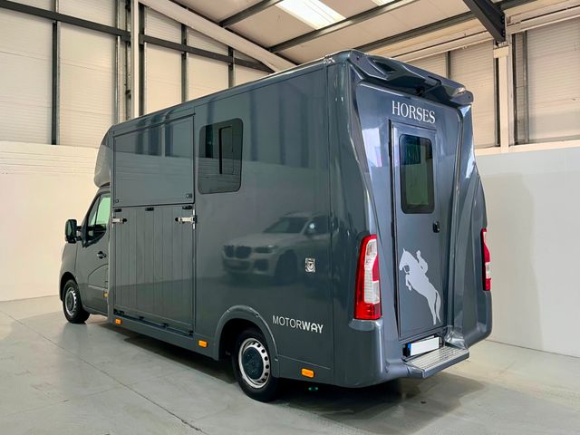 Image for 2021 Renault Master Stallion box