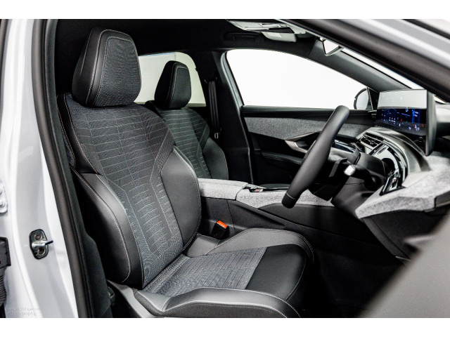 Image for 2025 Peugeot 3008 **Commercial** Allure Hybrid Auto 145HP - €37950 inc vat