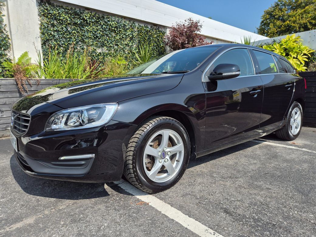 Image for 2018 Volvo V60 2.0 D4 / SE WITH LEATHER / LOW MILEAGE / TAX €270 (182)