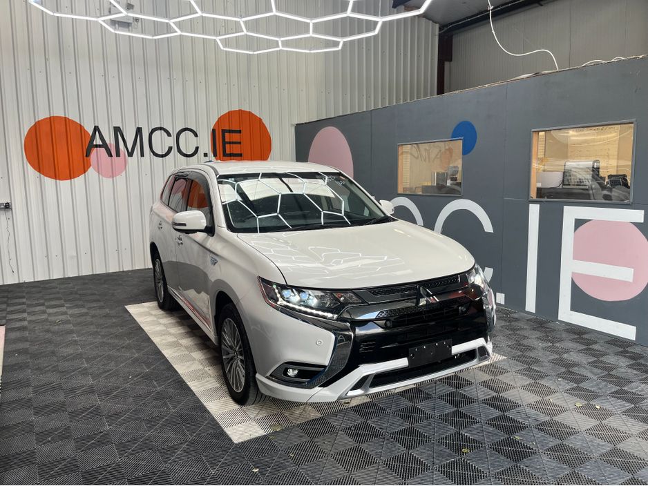 Image for 2020 Mitsubishi Outlander 2020 MITSUBISHI OUTLANDER PHEV 2.4L HYBRID / 70K KMS / CRUISE CONTROL, REVERSE CAMERA & MORE