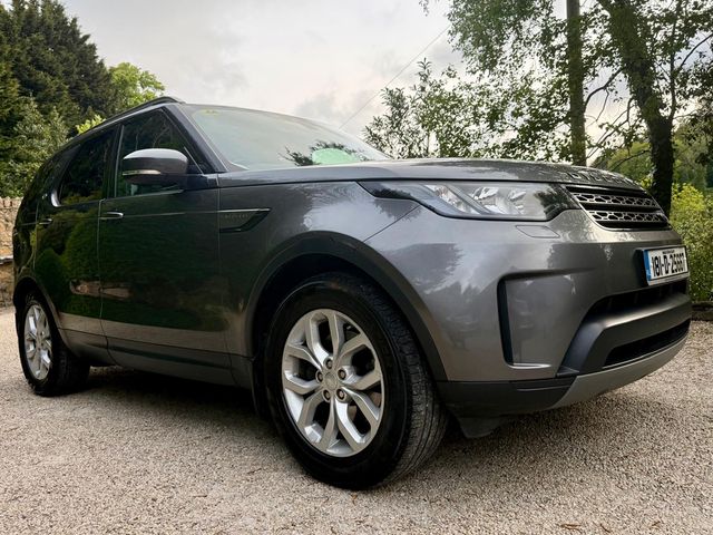 Image for 2018 Land Rover Discovery 7 Seat 2.0 TD4 SE *Panoramic Glass Roof…Full Land Rover Service History *