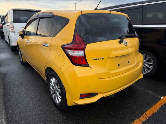 Image for 2018 Nissan Note 2018 note Epower X Bright Yellow, catching colour . 